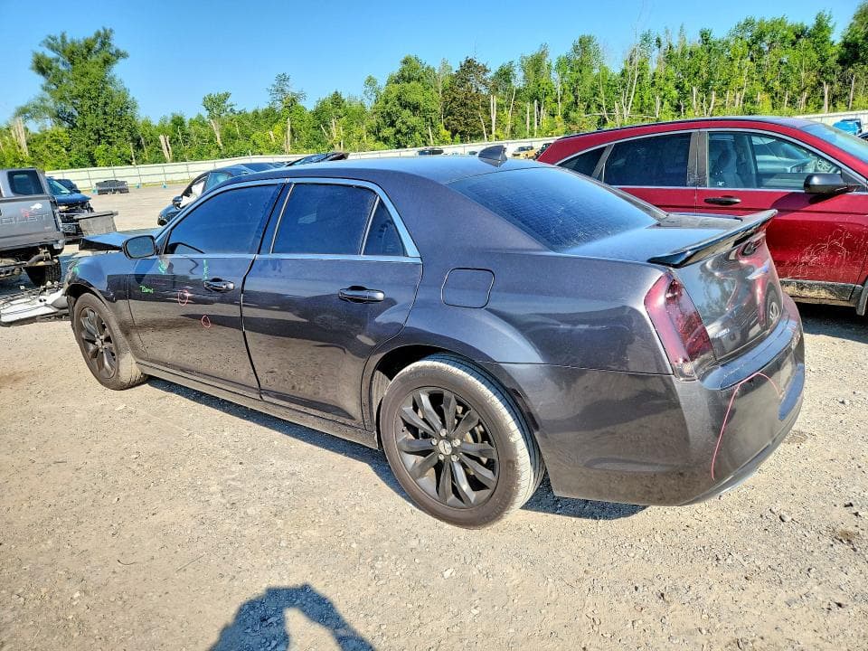 2018 CHRYSLER 300 TOURING 2