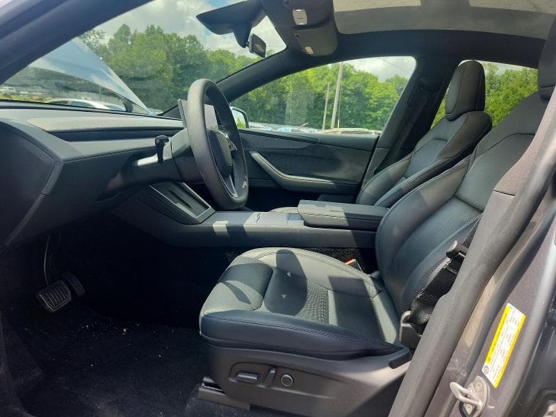 2026 TESLA MODEL Y 7