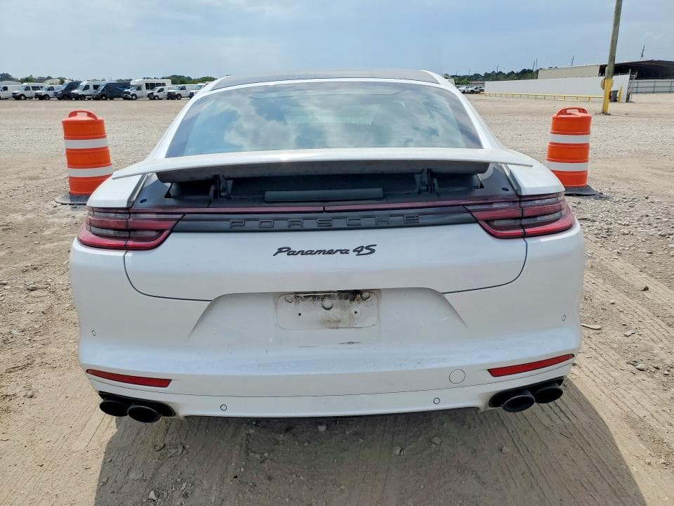 2018 PORSCHE PANAMERA 4S 6