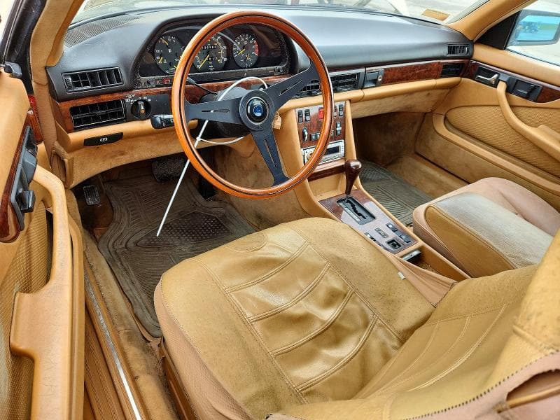 1982 MERCEDES-BENZ 380 SEC 8