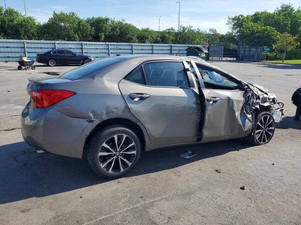 2018 TOYOTA COROLLA SE 3
