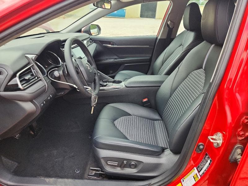 2020 TOYOTA CAMRY SE 7