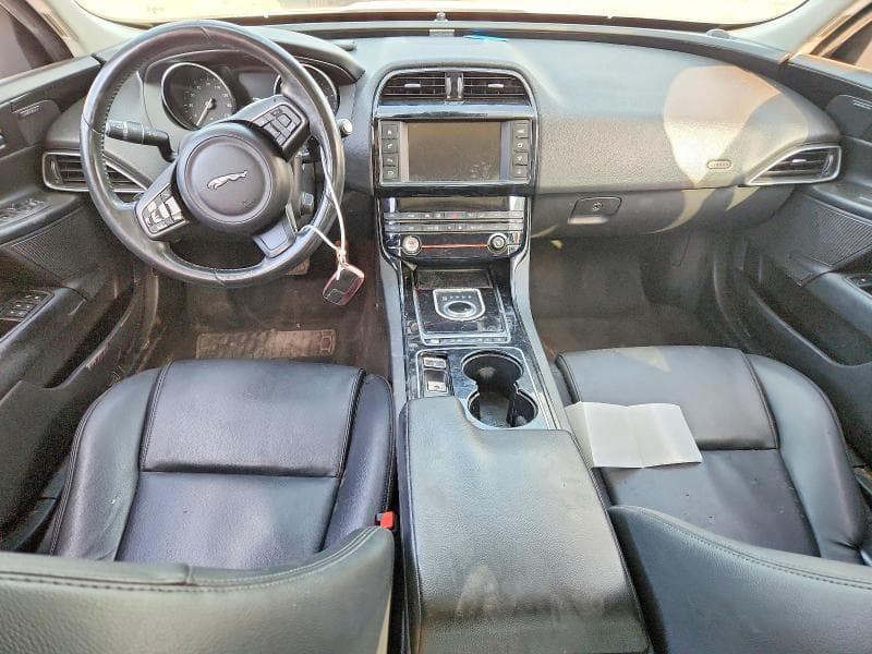 2017 JAGUAR XE PREMIUM 8