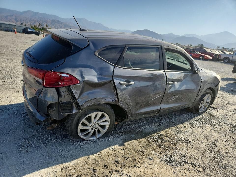 2017 HYUNDAI TUCSON SE 3