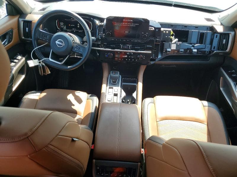 2025 NISSAN PATHFINDER PLATINUM 8