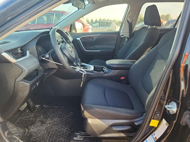 2020 TOYOTA RAV4 LE 7