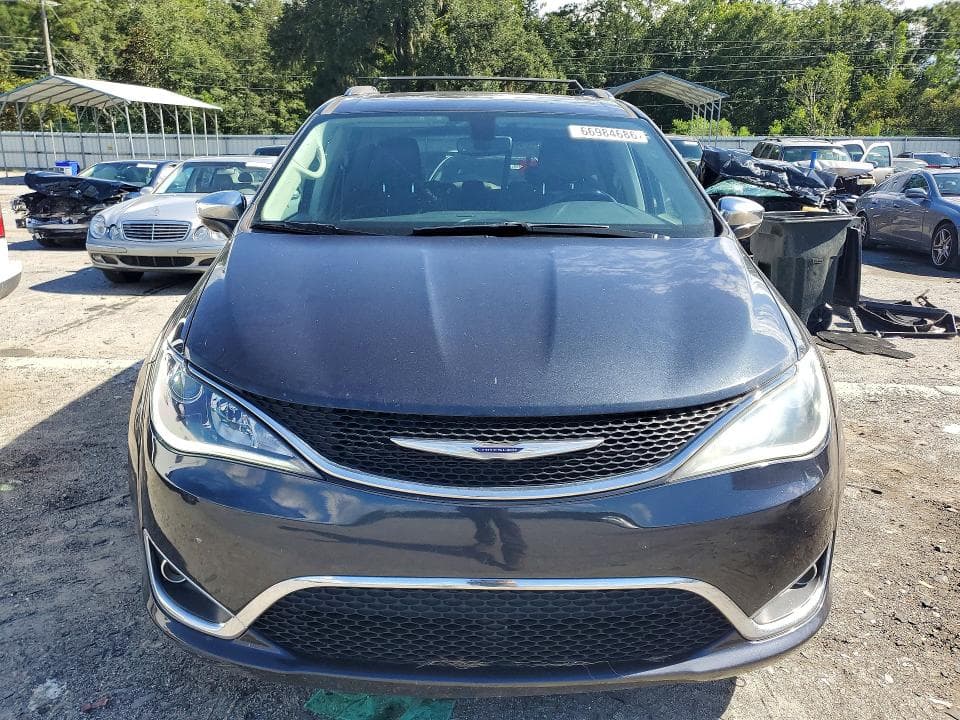 2019 CHRYSLER PACIFICA LIMITED 5