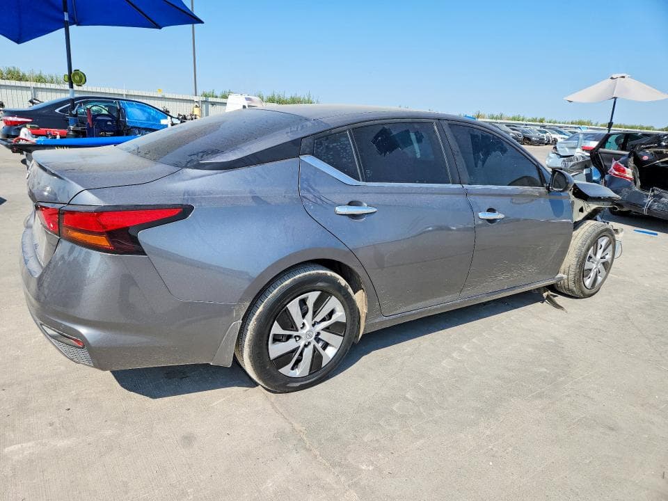 2023 NISSAN ALTIMA S 3