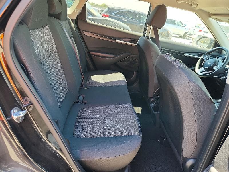 2025 KIA SELTOS LX 11