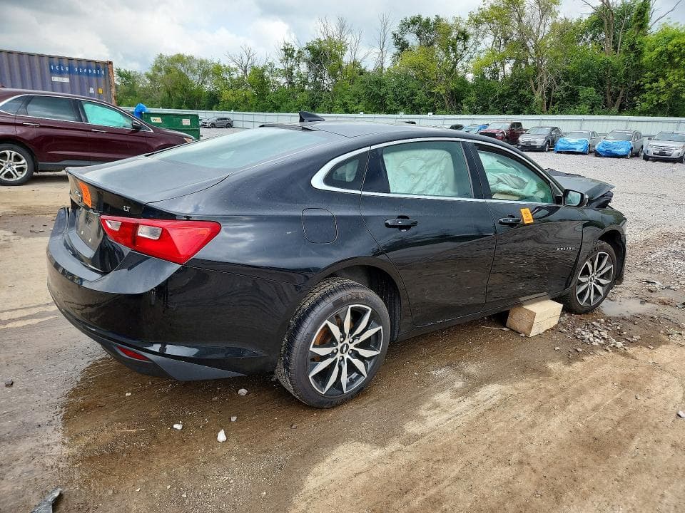 2017 CHEVROLET MALIBU LT 3