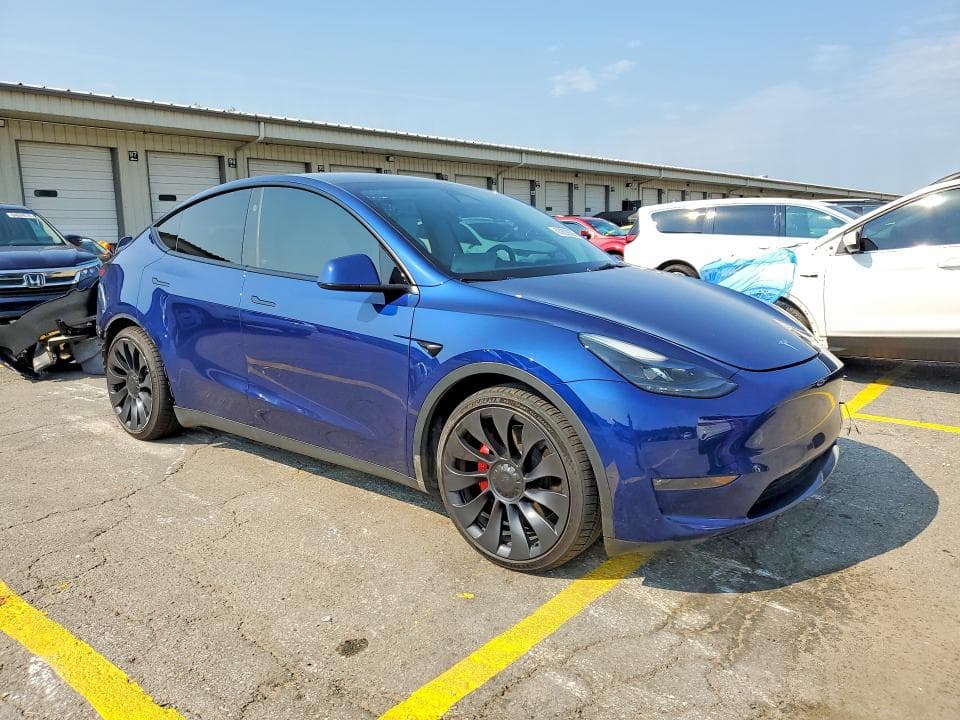2023 TESLA MODEL Y 4