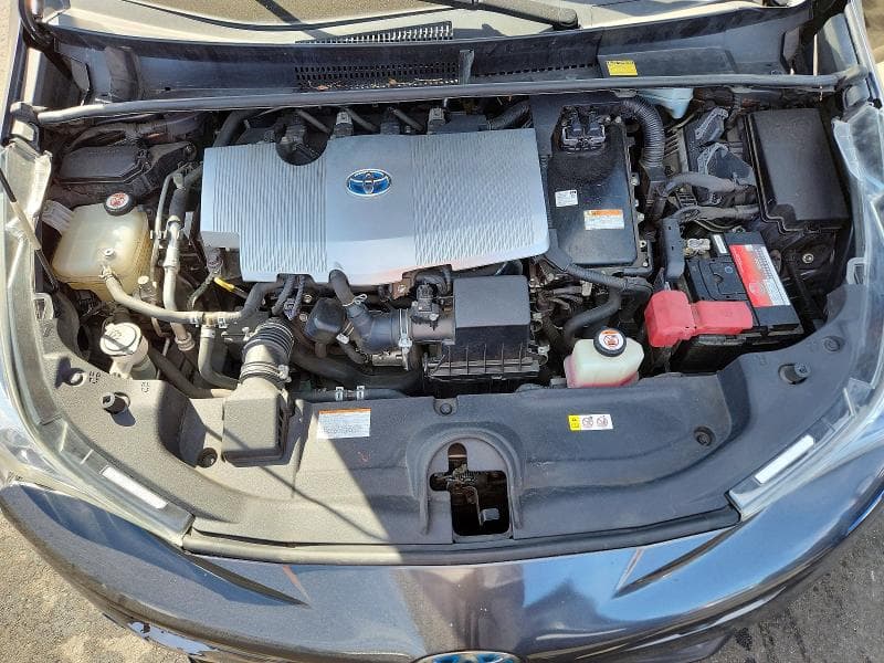 2017 TOYOTA PRIUS THREE 11