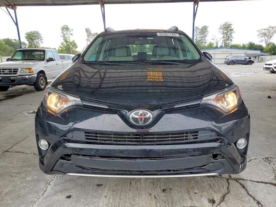2017 TOYOTA RAV4 XLE 5