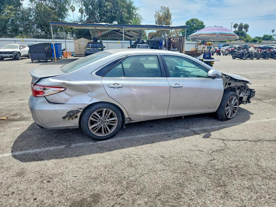 2017 TOYOTA CAMRY HYBRID SE 3