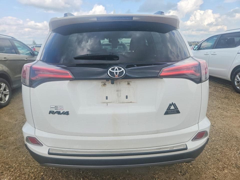 2018 TOYOTA RAV4 XLE 5
