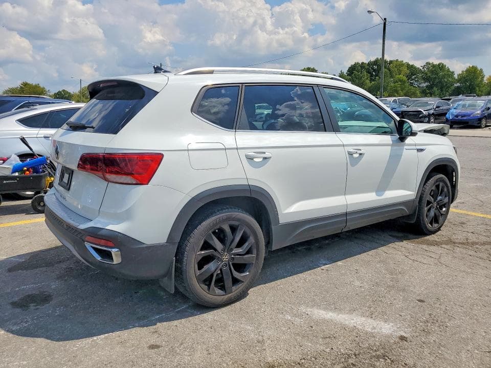 2023 VOLKSWAGEN TAOS SE 3