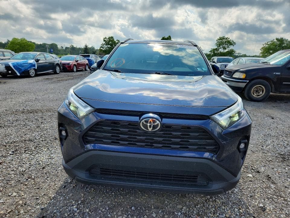 2025 TOYOTA RAV4 XLE PREMIUM 5