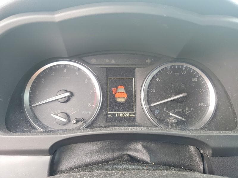 2018 TOYOTA HIGHLANDER SE 9