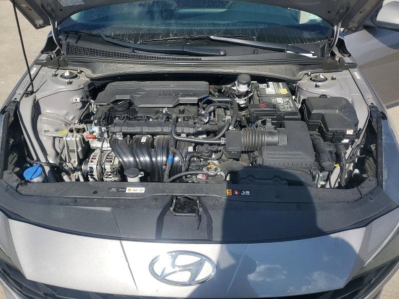 2021 HYUNDAI ELANTRA SE 11