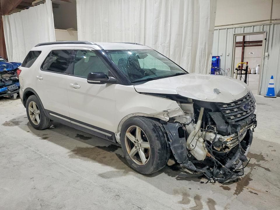 2017 FORD EXPLORER XLT 4