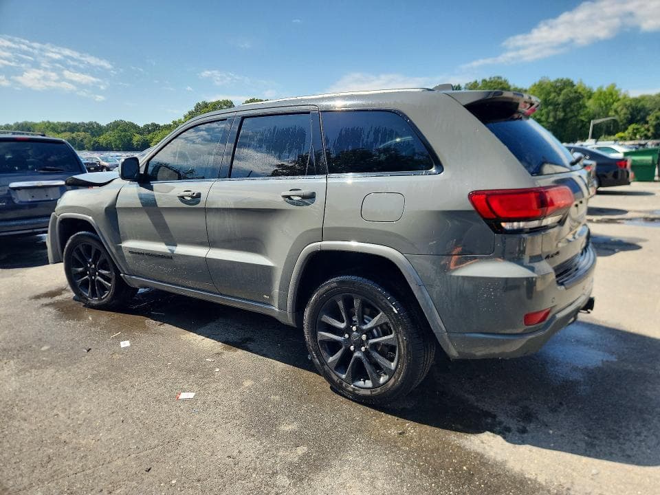 2020 JEEP GRAND CHEROKEE LAREDO 2