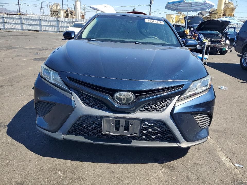 2018 TOYOTA CAMRY SE 5