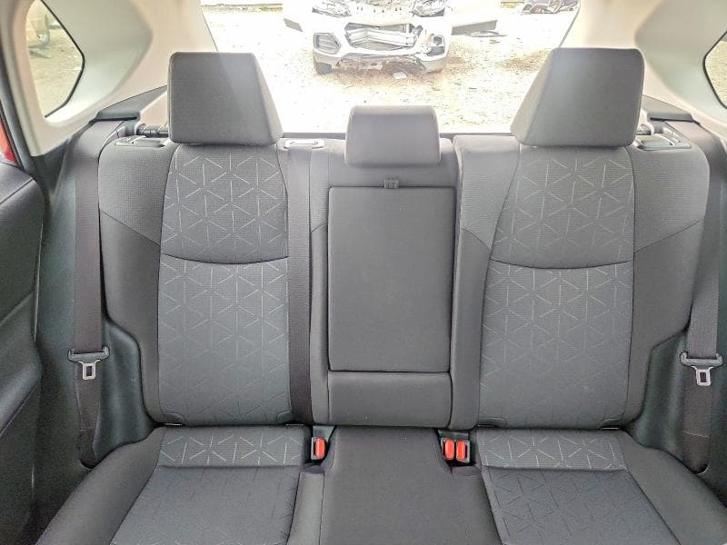2020 TOYOTA RAV4 XLE 10