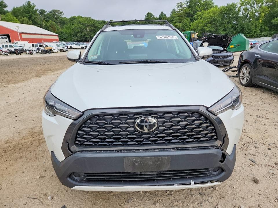 2022 TOYOTA COROLLA CROSS LE 5