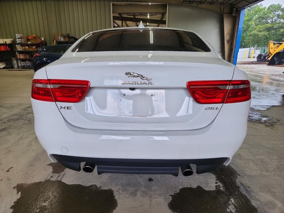 2018 JAGUAR XE 6