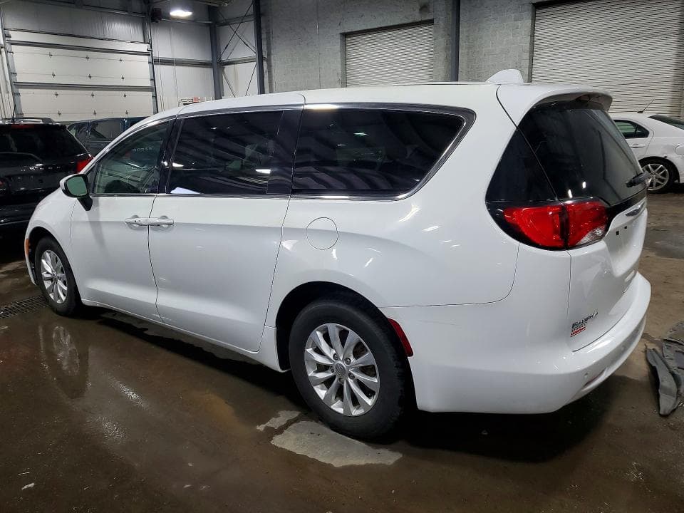 2018 CHRYSLER PACIFICA LX 2