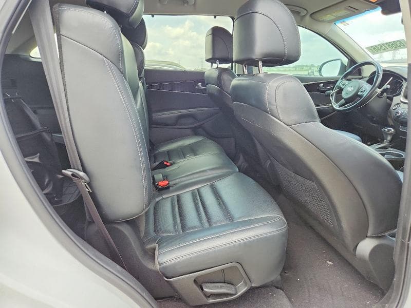 2017 KIA SORENTO EX 10