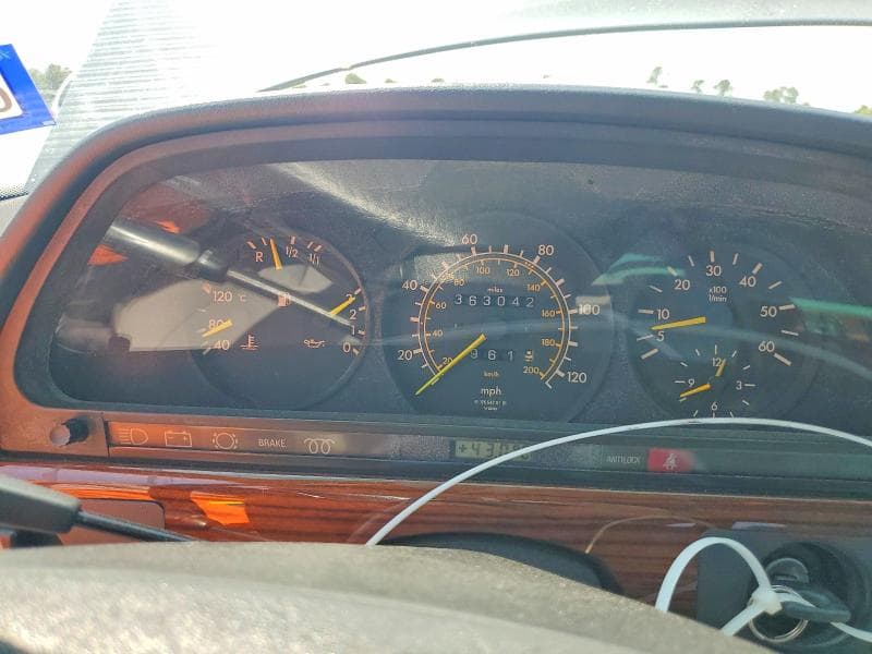 1985 MERCEDES-BENZ 300 9