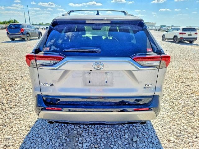 2025 TOYOTA RAV4 XSE 6