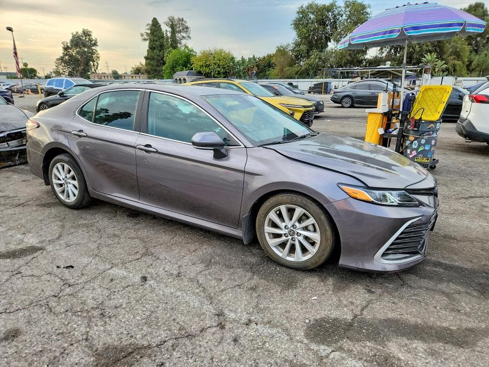 2023 TOYOTA CAMRY LE 4