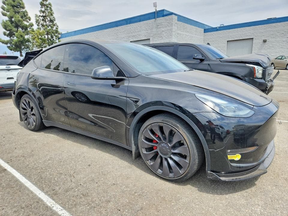2023 TESLA MODEL Y 4