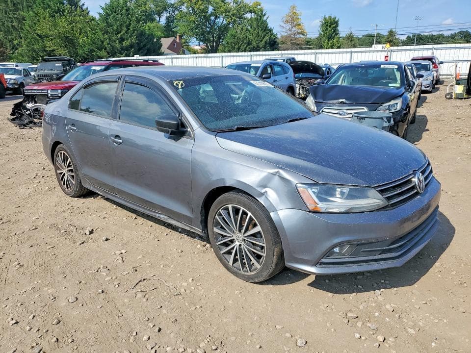 2017 VOLKSWAGEN JETTA SPORT 4