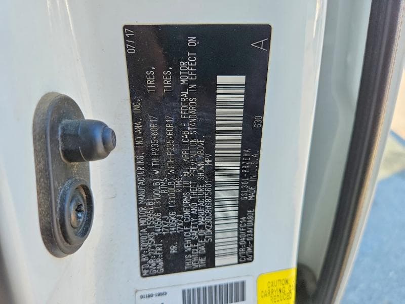 2017 TOYOTA SIENNA LE 14
