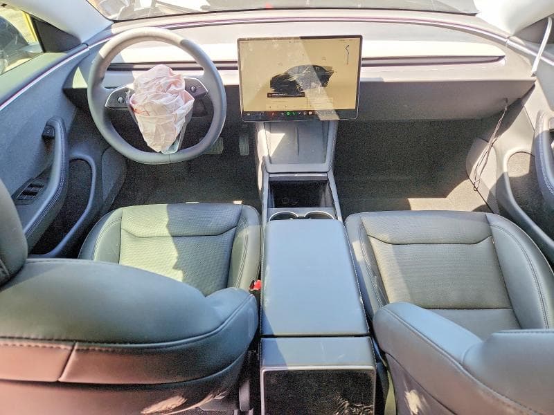 2025 TESLA MODEL 3 8
