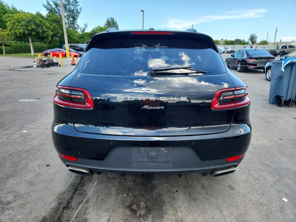 2018 PORSCHE MACAN 6