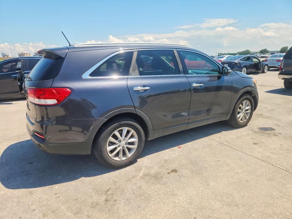 2017 KIA SORENTO LX V6 3
