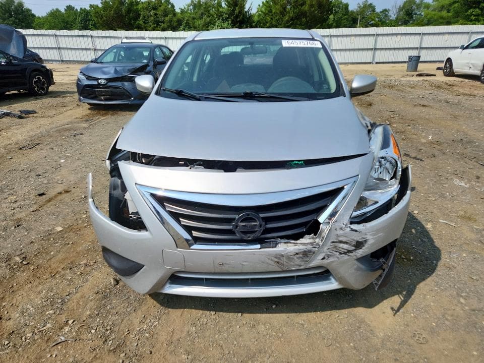 2017 NISSAN VERSA 1.6 SV 5