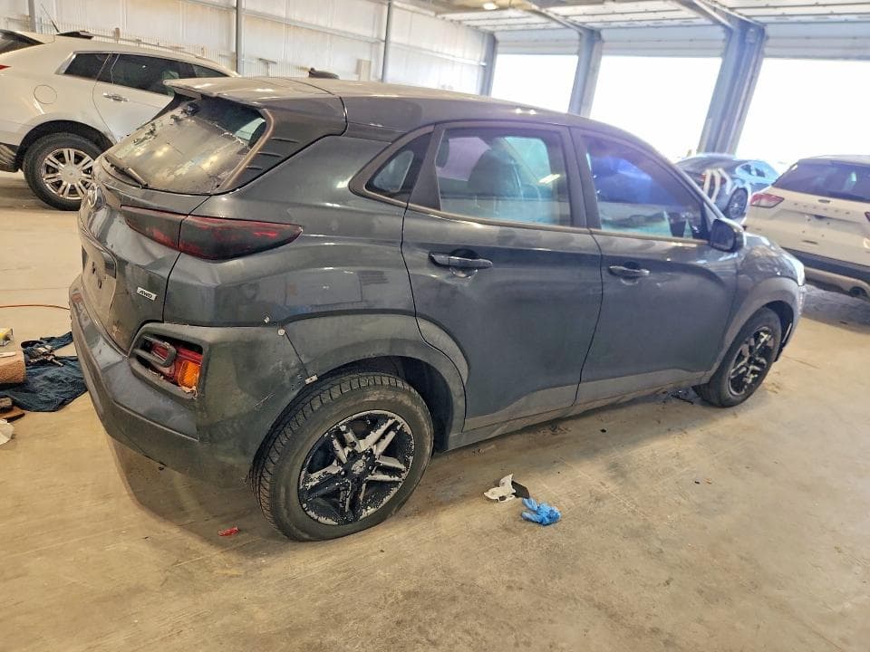 2021 HYUNDAI KONA SE 3