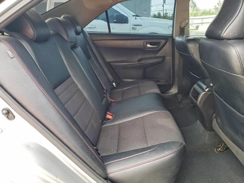 2017 TOYOTA CAMRY SE 10