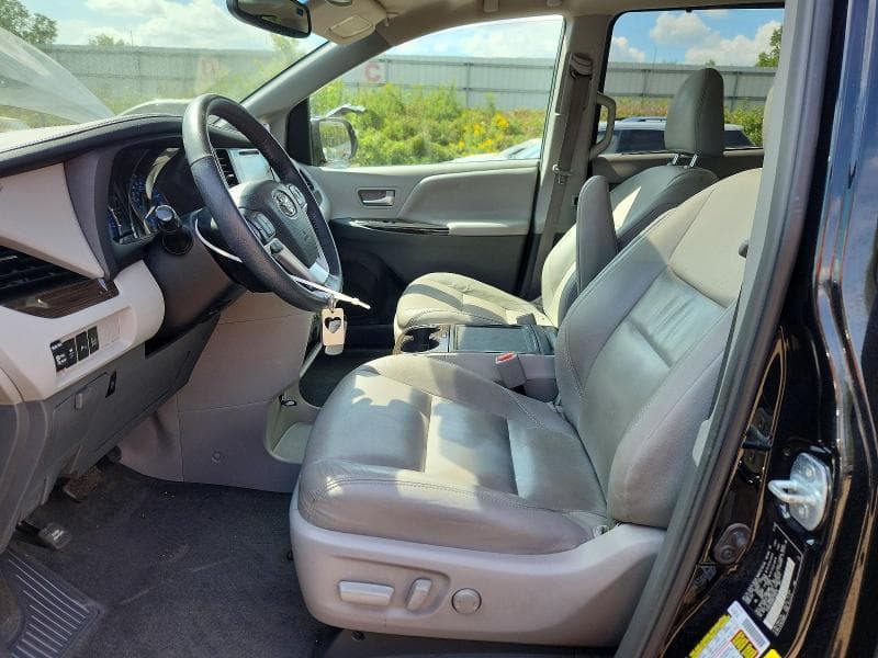 2017 TOYOTA SIENNA XLE 7-PASSENGER 7