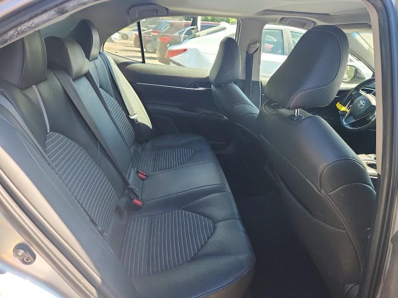 2018 TOYOTA CAMRY SE 10