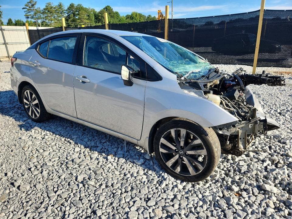 2020 NISSAN VERSA SR 4