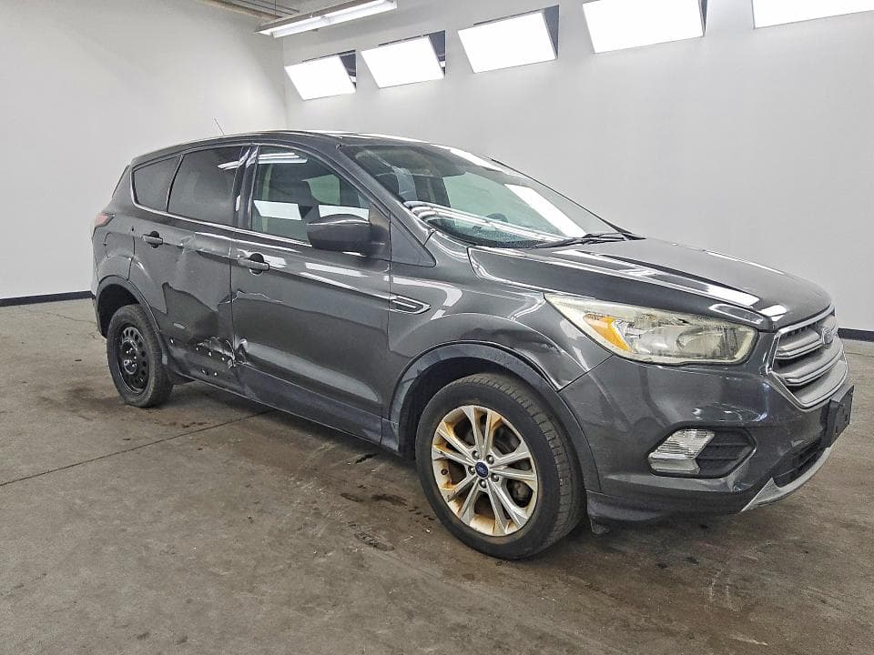2017 FORD ESCAPE SE 4
