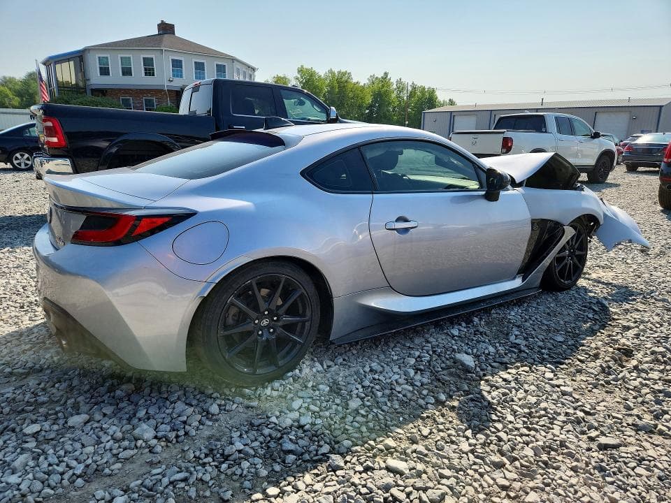 2023 TOYOTA GR86 BASE 3