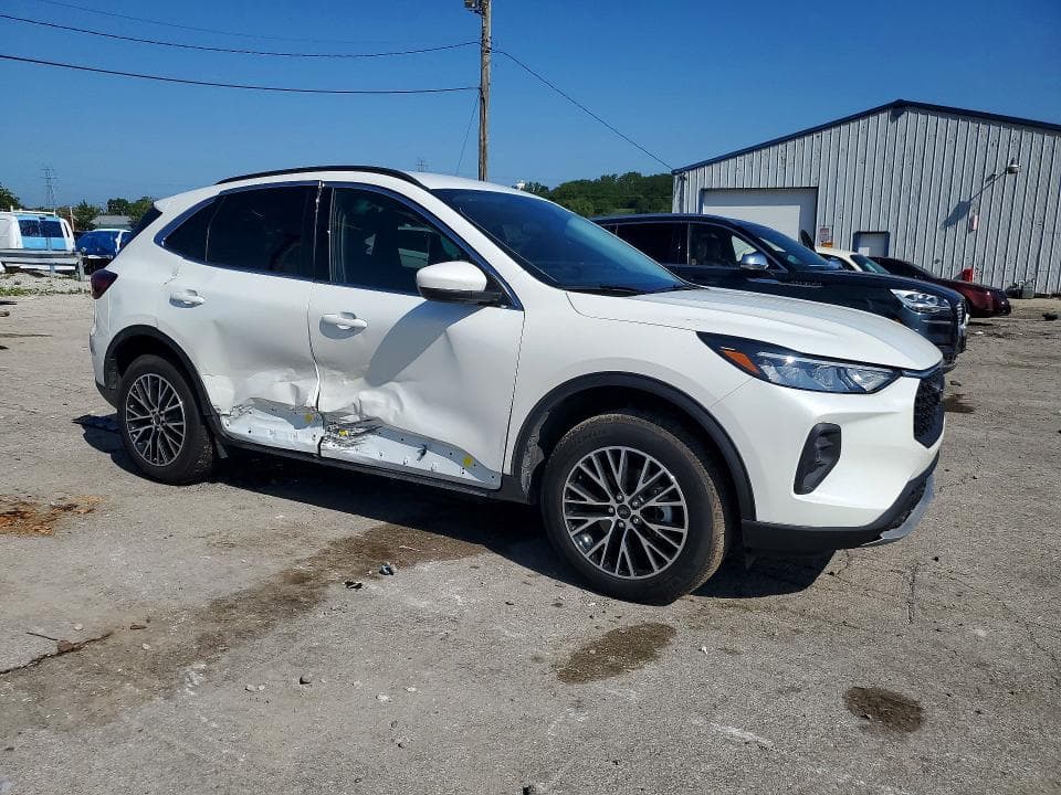 2026 FORD ESCAPE 4