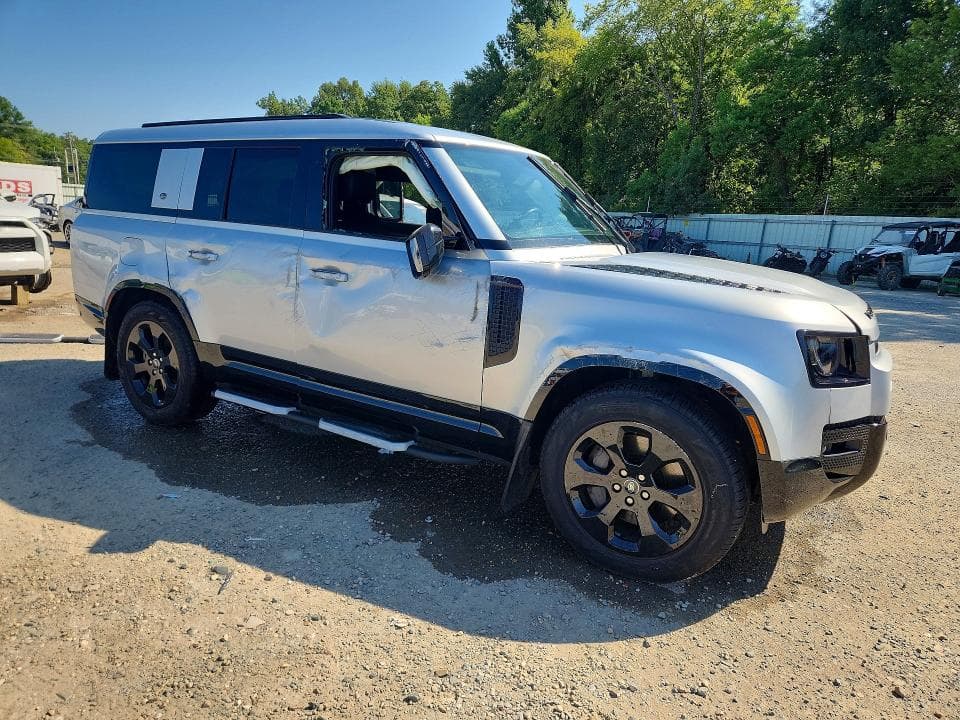 2024 LAND ROVER DEFENDER 130 X-DYNAMIC SE 4